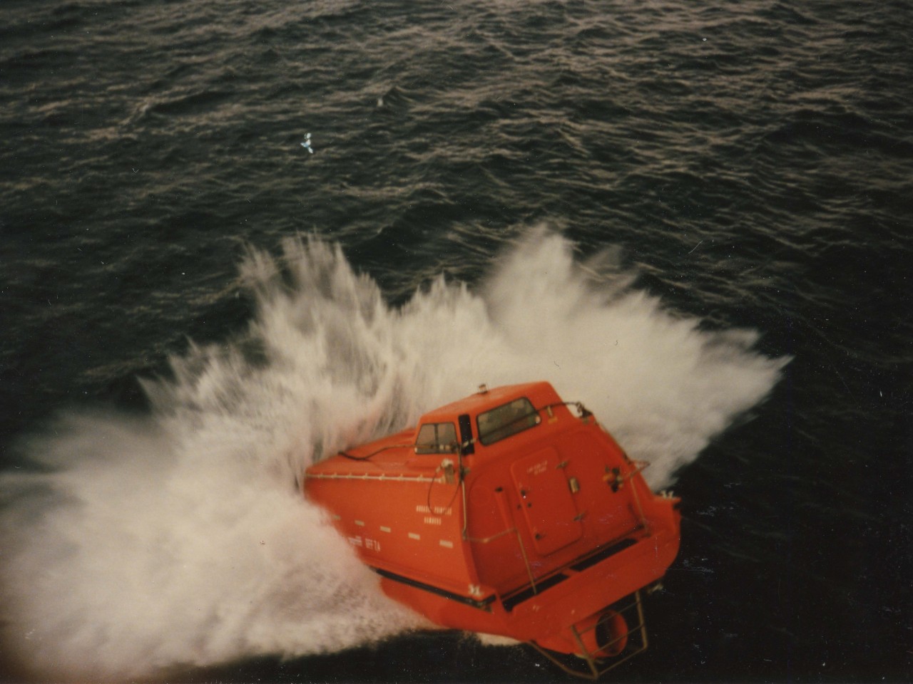 Freifallrettungsboot. Foto: Archiv Windstärke 10, Sammlung Peter Meister Freifallrettungsboot. Foto: Archiv Windstärke 10, Sammlung Peter Meister