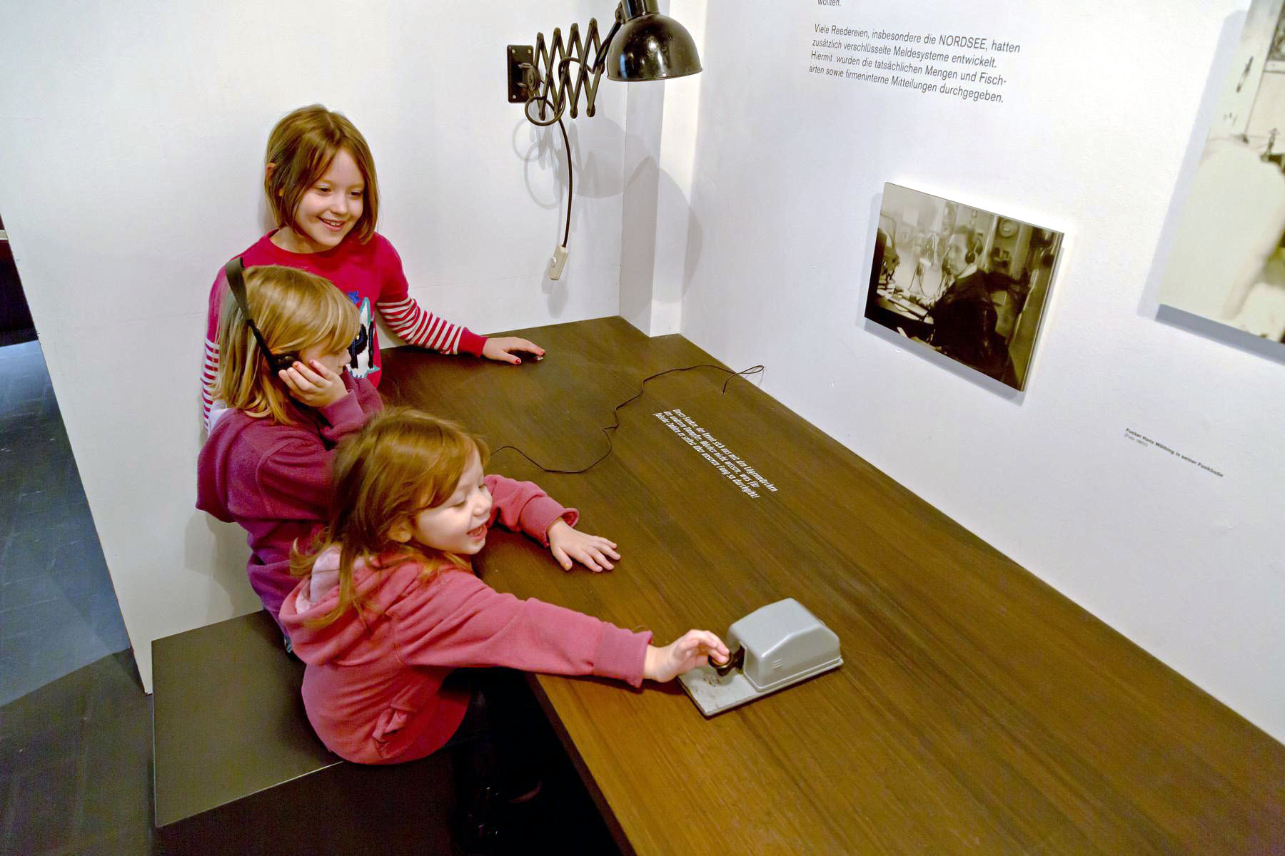 Ein Buddelschiff das darauf wartet in sein Glas gebaut zu werden 